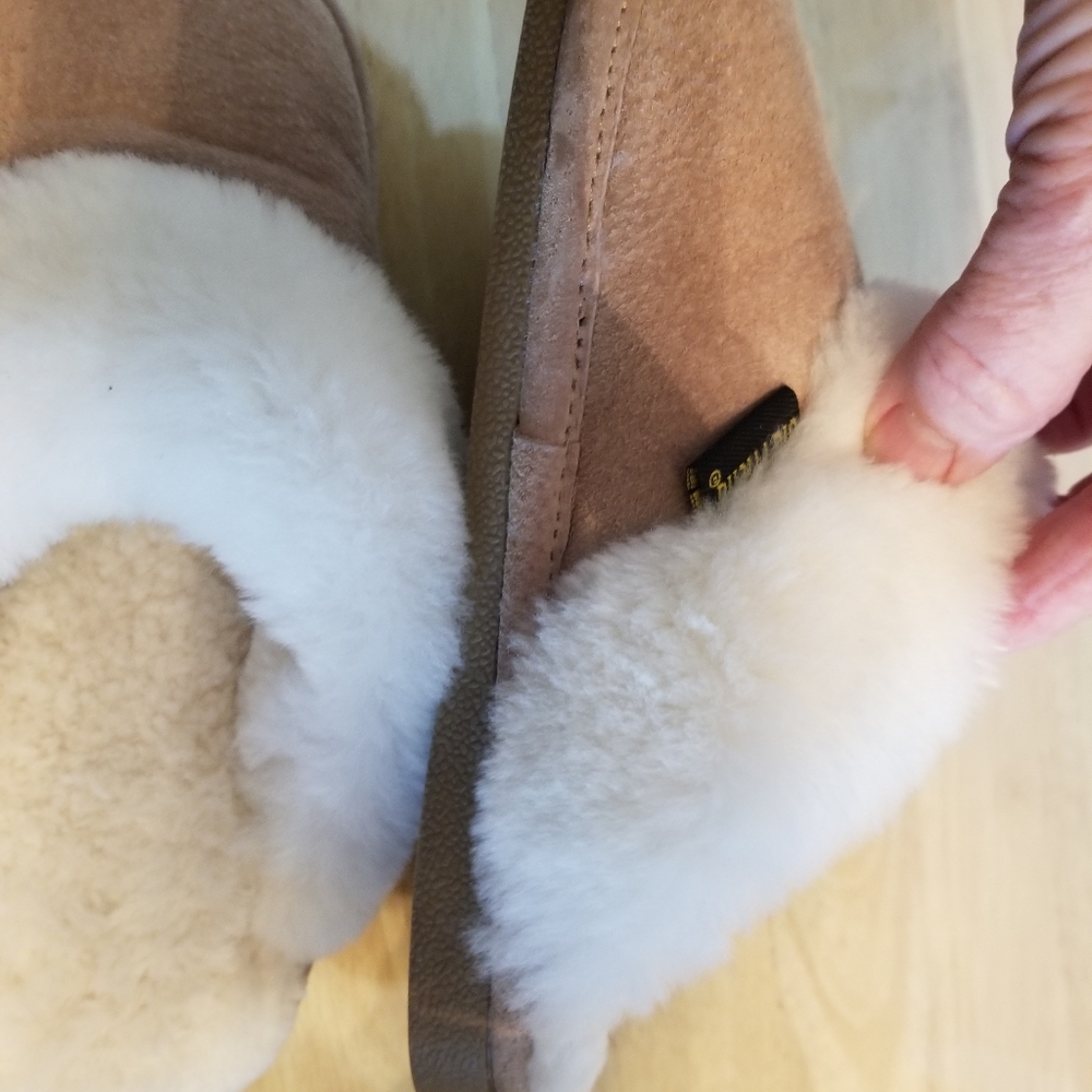 Women's Old Friends Slippers Size 5/6 - Picture 5 of 16